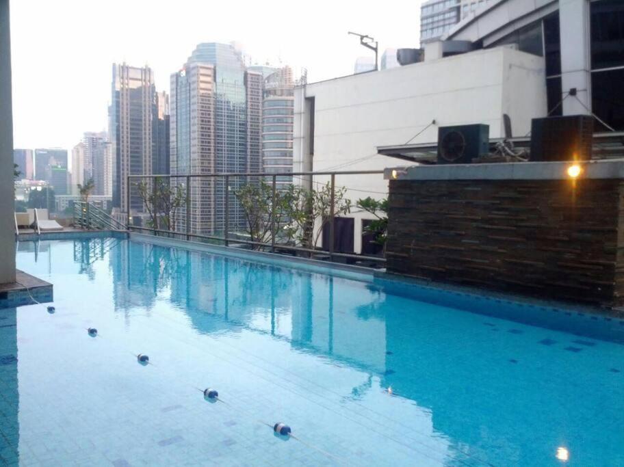 Fx Sudirman 28 Apartment Jakarta Exterior photo